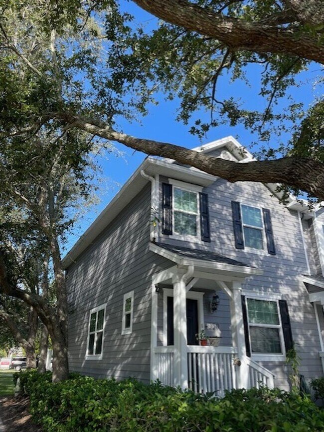 Building Photo - 2 Bedroom 2 1/2 Bath Townhouse in ST, next...