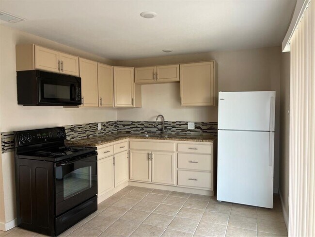 Building Photo - 713 Barren Springs Dr