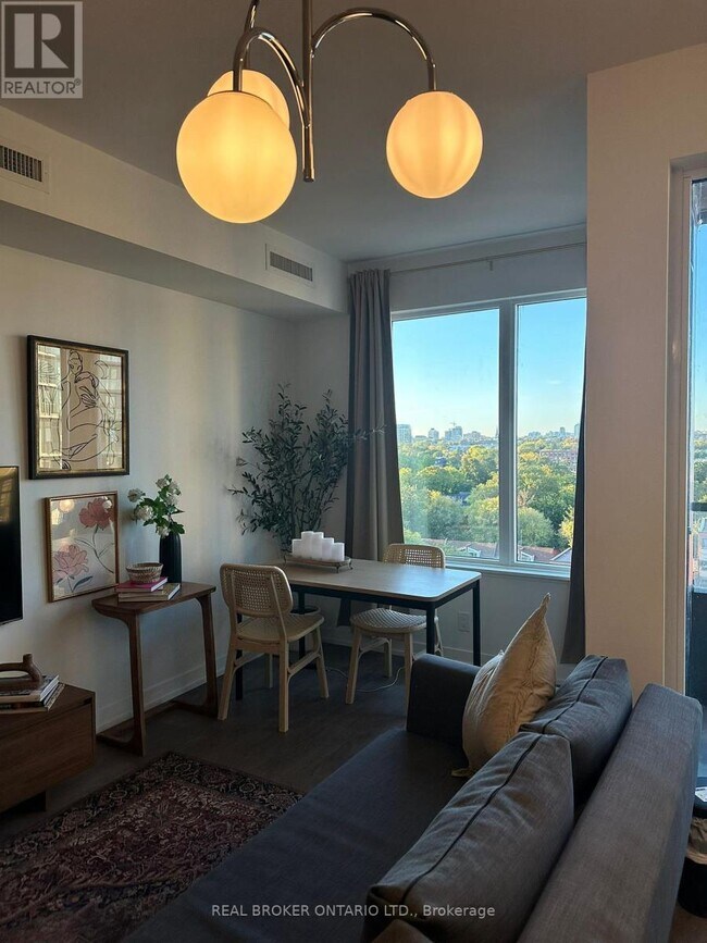 Photo du bâtiment - 270 Dufferin St