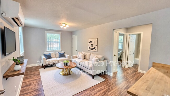 Building Photo - 3018 Pearce St