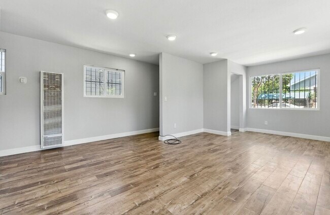 Foto del edificio - 5821 E 17th St