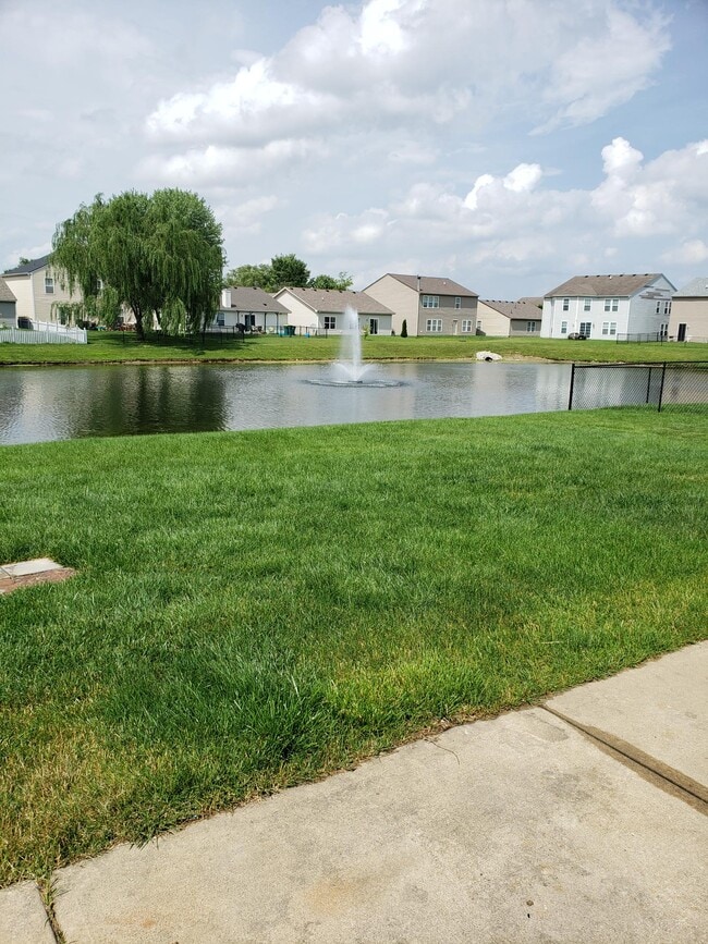 Building Photo - 898 Stonehurst Dr