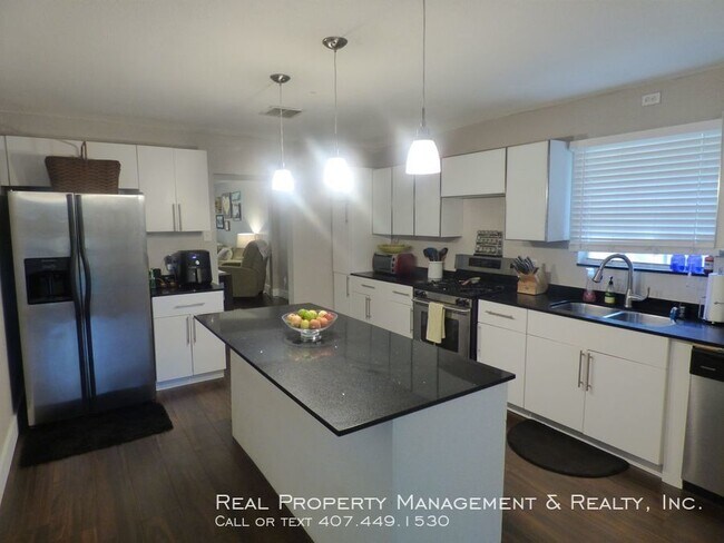 Foto del edificio - 3 BR / 2 BA in the Hourglass District