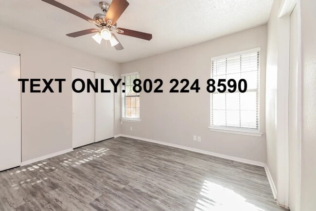 Building Photo - 913 Meadowdale Dr