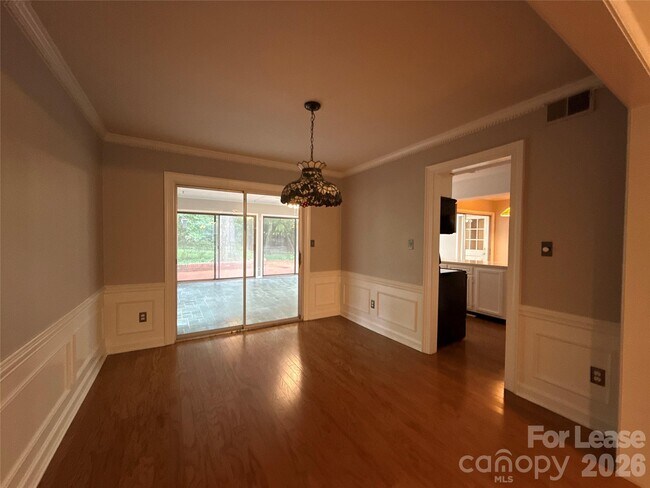 Foto del edificio - 7116 Quail Hill Rd