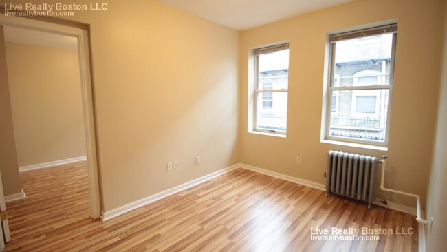 Building Photo - 224 Hanover St