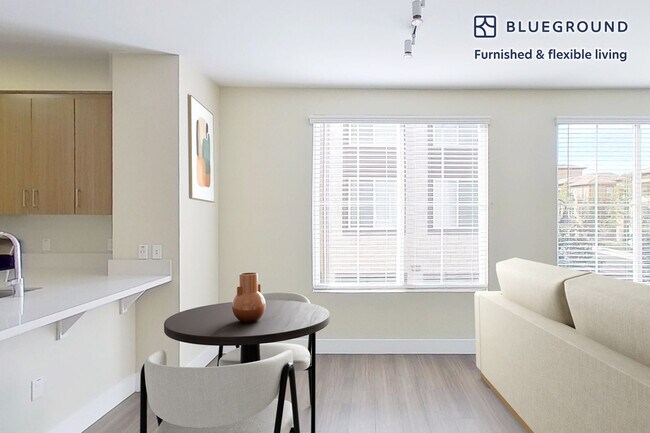 Foto del edificio - 701 Breeze Hill Rd