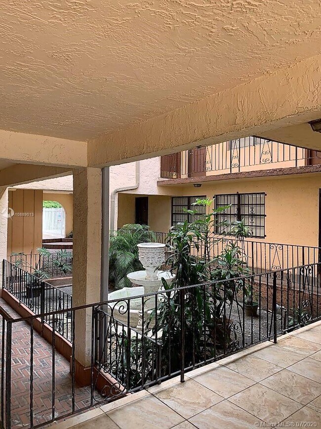 6675 W 4th Ave Hialeah, FL 33012 Alquileres en Hialeah, FL