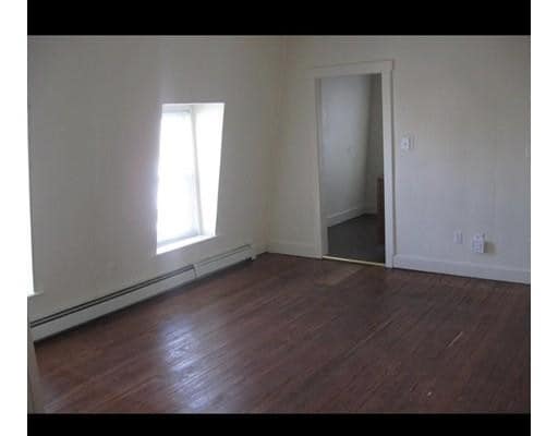 Building Photo - 114 Melville St