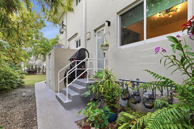 Foto del edificio - 9881 W Bay Harbor Dr