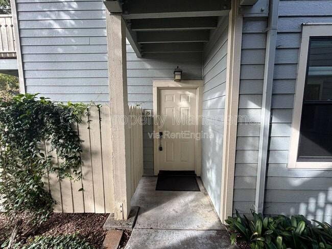 Building Photo - 75 Shoreline Ct