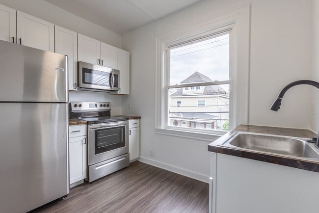 Building Photo - 70 Millbridge St