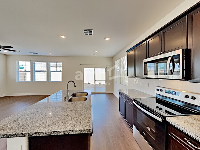 Foto del edificio - 6144 Wild Lilac Court
