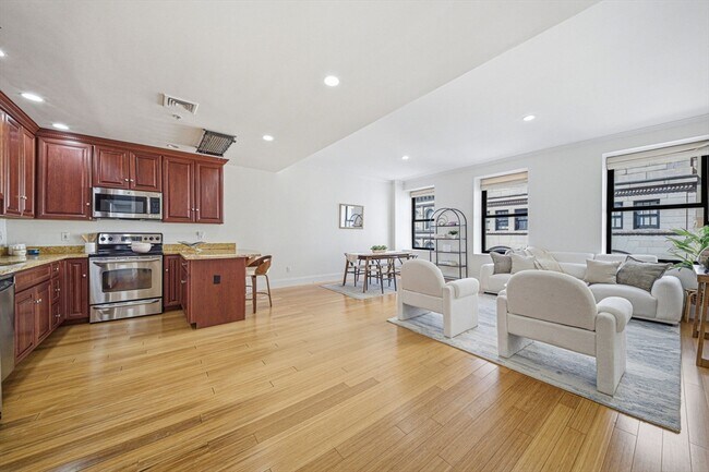 Building Photo - 55 Temple Pl