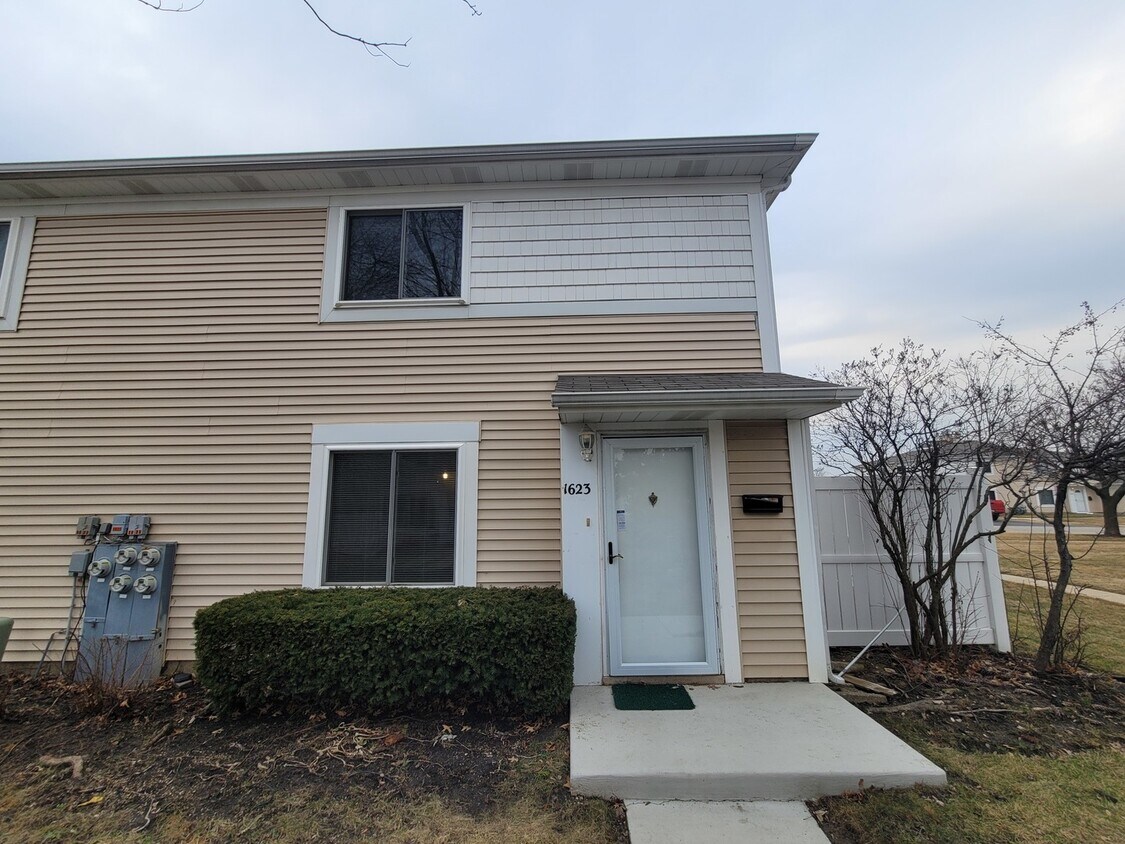 1623 Cornell Pl, Hoffman Estates, IL 60169 Townhome Rentals in