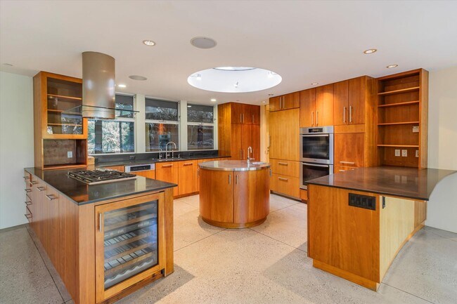 Building Photo - Modern Custom 3-Bedroom Home with Pool in ...