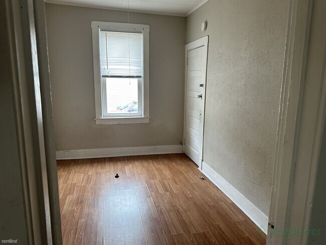 Foto del edificio - 2 br, 1 bath House - 605 Northeast Rock Is...
