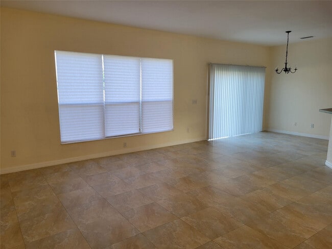 Foto del edificio - 8448 Adele Rd