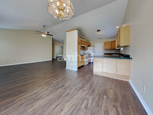 Foto del edificio - 5521 Bracken Cir