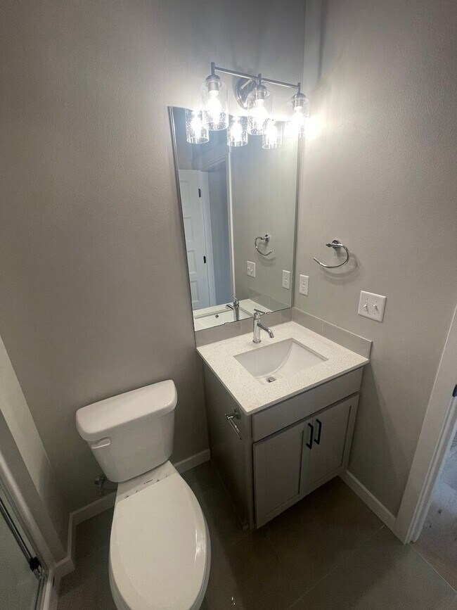 Building Photo - Beautiful New 5BD/4BTH Bella Cresta Home f...