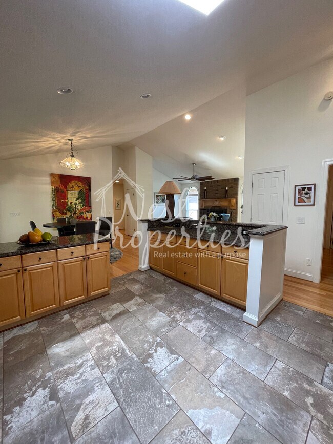 Foto del edificio - 1429 Adella St