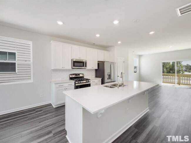 Foto del edificio - 6301 Perry Creek Rd