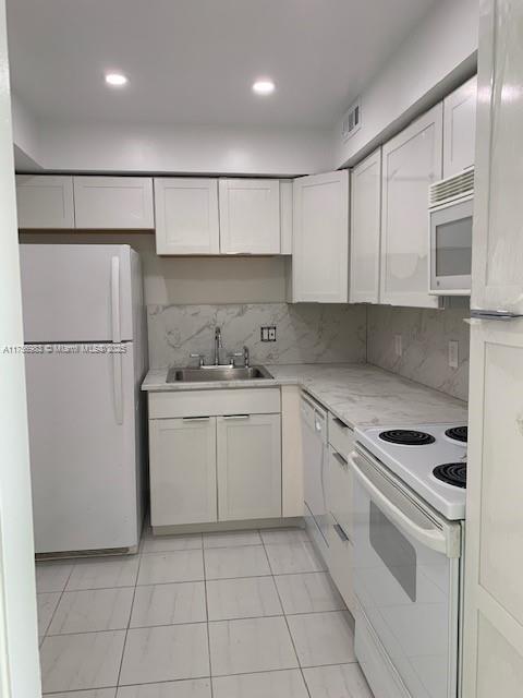 Foto del edificio - 2841 NE 163rd St