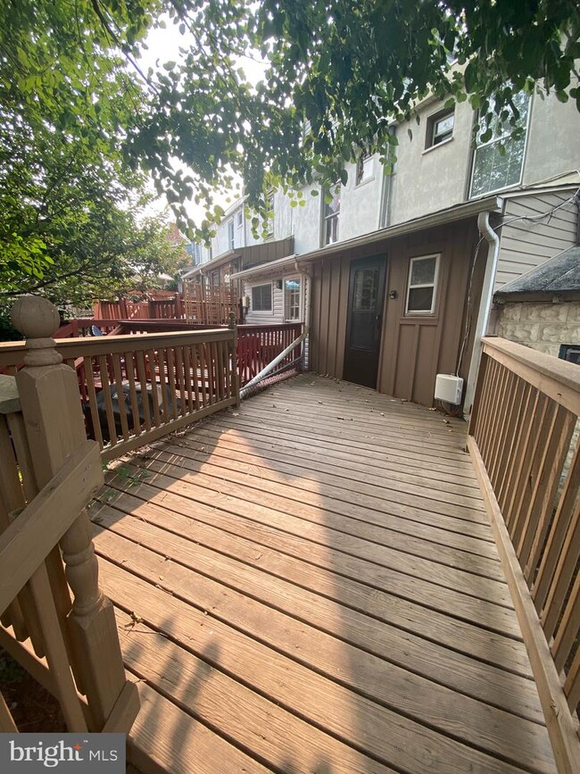 Building Photo - 341 Hannum Ave