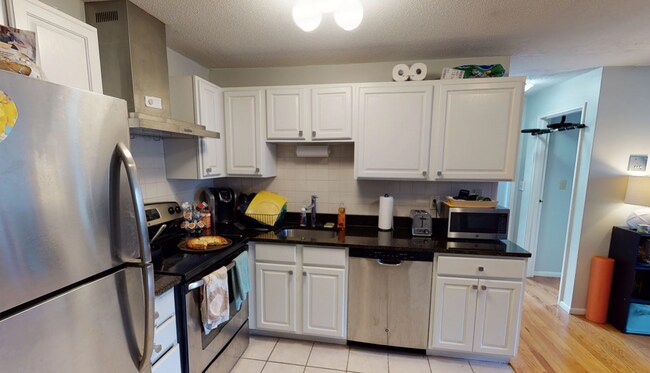 Building Photo - 41 Cross St