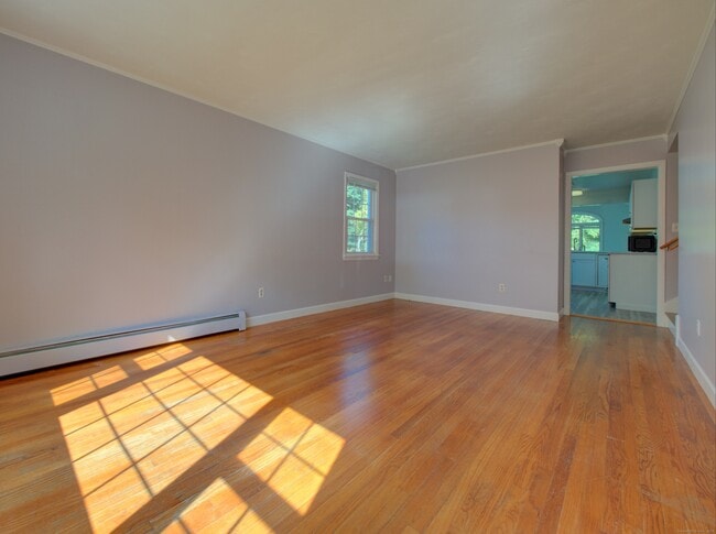 Building Photo - 24 Larchmont Terrace