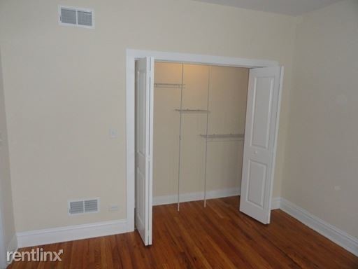 Foto del edificio - 4958 N St Louis Ave