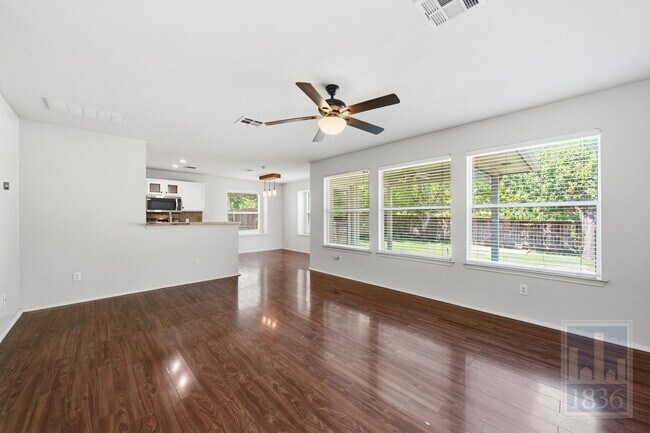 Foto del edificio - 1506 Fort LLoyd Pl