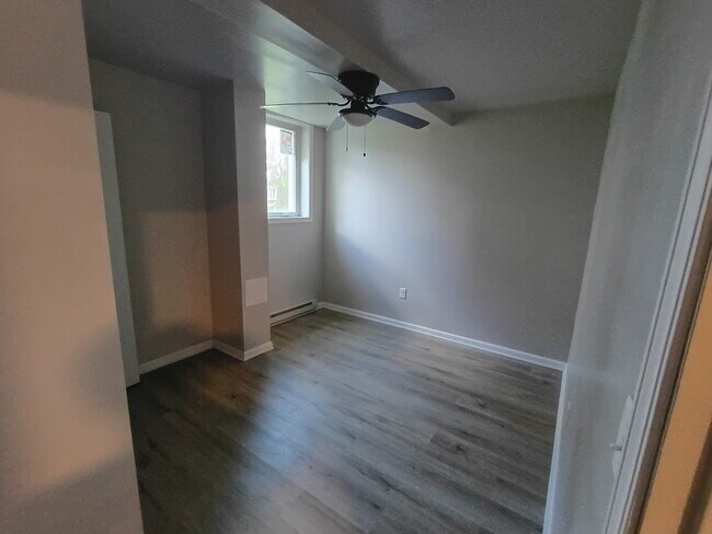 Foto del edificio - 450 W Chestnut St