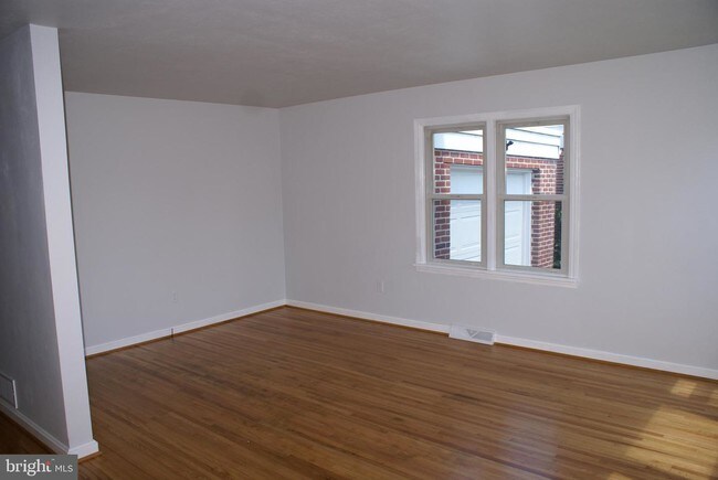 Building Photo - 837 Blanchard Ave