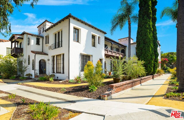 Foto principal - 6120 W Olympic Blvd