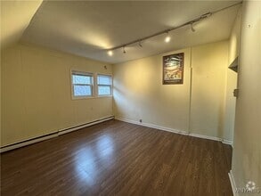 Building Photo - 548 Potomac Ave
