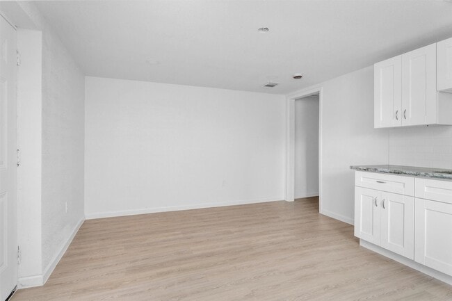 Building Photo - 16016 Green Manor Dr