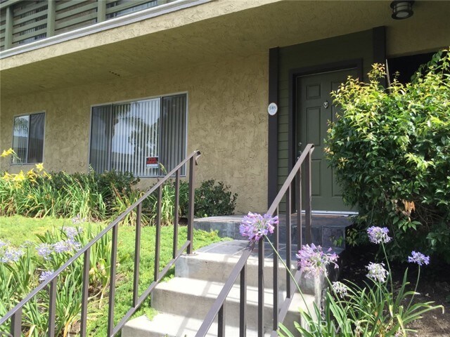 Primary Photo - 1490 W Lambert Rd