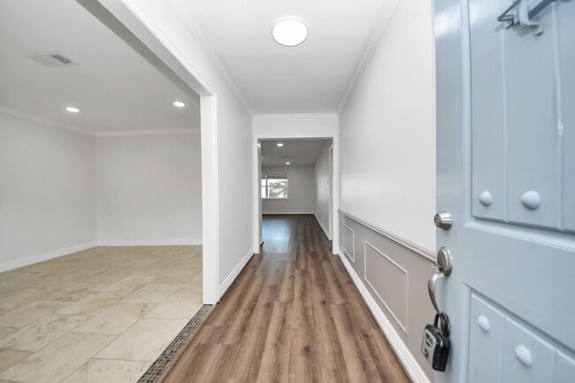 Foto del edificio - 5914 Warm Springs Rd