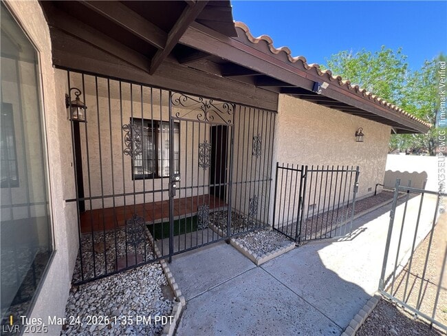 Building Photo - 2547 Egret Cir