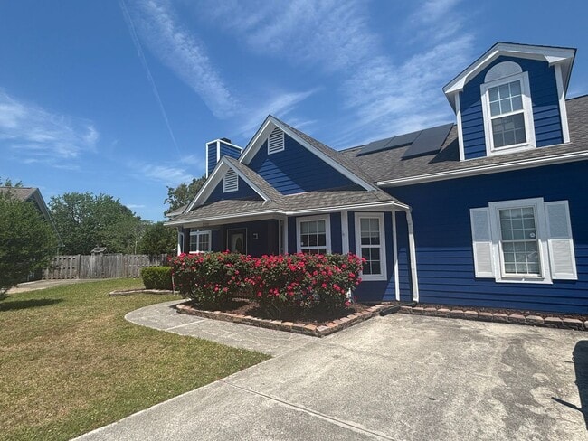 Photo - 4 Bed 2 Bath UNFURNISHED Home with a Loft and Fenced Backyard in Ogden