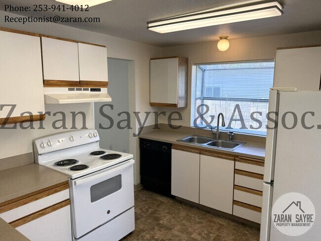 Building Photo - 756 - Three Bedroom, Three Bath in Auburn!