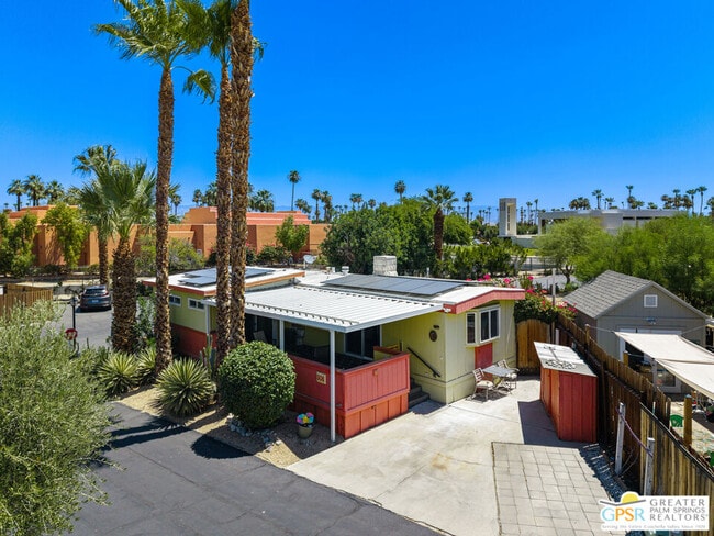 Building Photo - 306 Logenita St