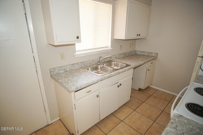 Foto del edificio - 5233 Carousel Dr