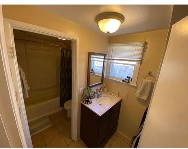 Building Photo - 205 Elmira Ave