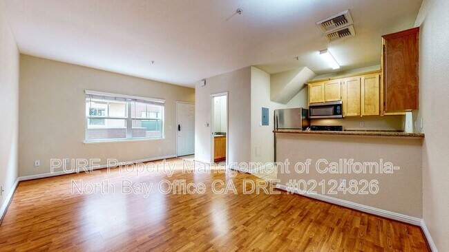 Building Photo - 110 5th St