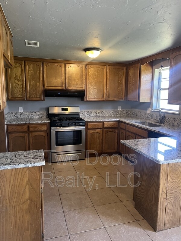 Building Photo - 1101 Teal Pl