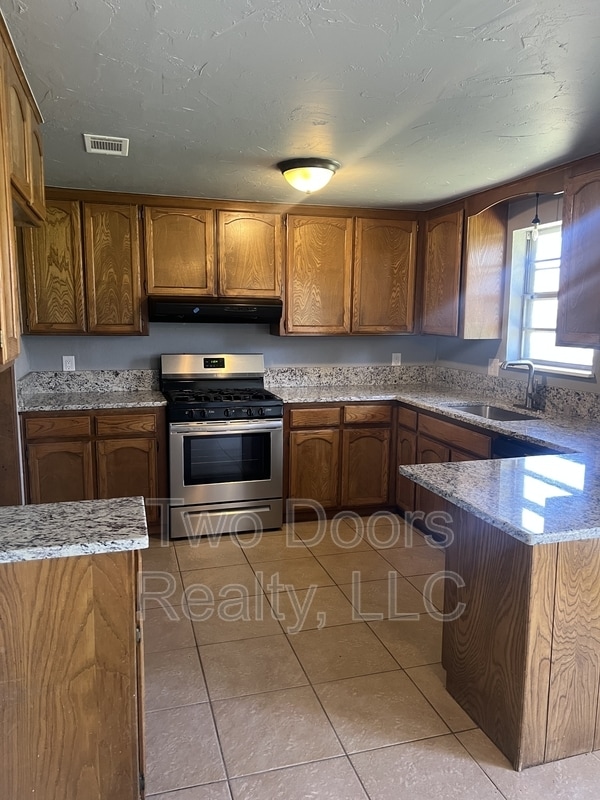 Photo - 1101 Teal Pl House