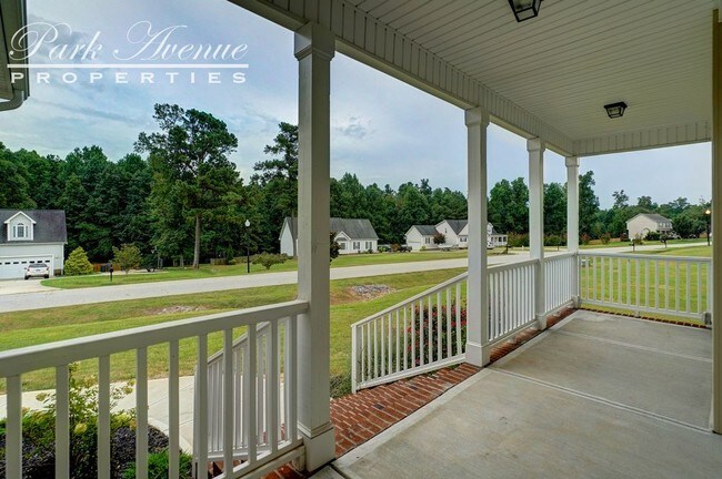 Building Photo - 590 Black Angus Dr