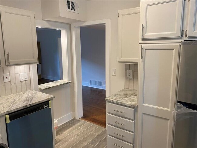 Foto del edificio - 3660 Peachtree Rd NE